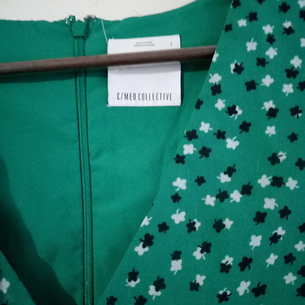 C/MEO COLLECTIVE Loyalties Ditzy Print Green Mini Dress Size S. - Picture 9 of 16